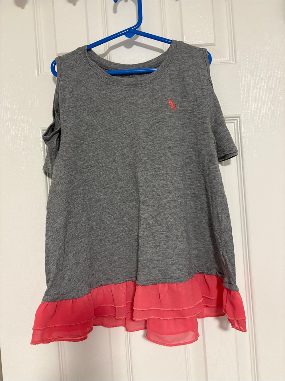 abercrombie girls kids Grey Cold-Shoulder Dress with Pink Ruffle Hem size 11/12